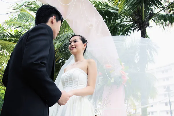 Gelin Damat Düğün Töreninde — Stok fotoğraf