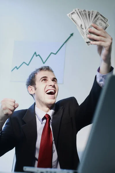 Affärsman Skrattar När Han Tittar Sedlar — Stockfoto