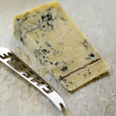 Gorgonzola peynirini kapat.