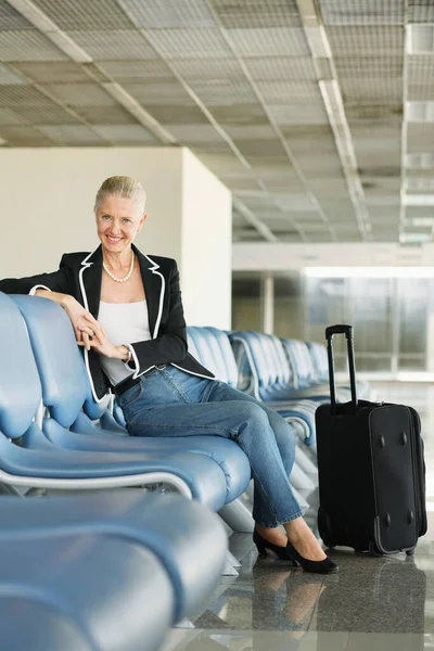 Empresária Sentada Lounge Aeroporto — Fotografia de Stock