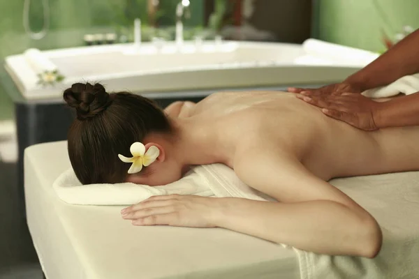 Woman Enjoying Back Massage — Stock Photo, Image