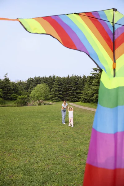 Girl Woman Flying Kite Park — Stock Photo, Image