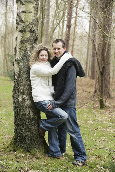 Par Förälskade Skogen — Stockfoto