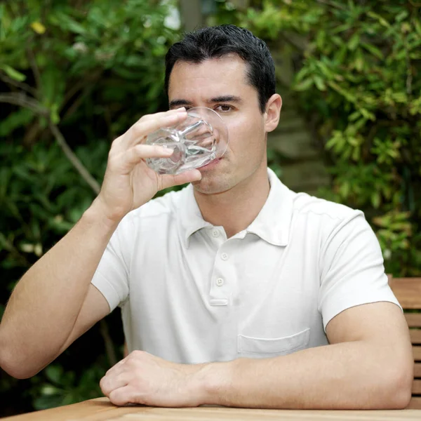 Jeune Homme Eau Potable — Photo