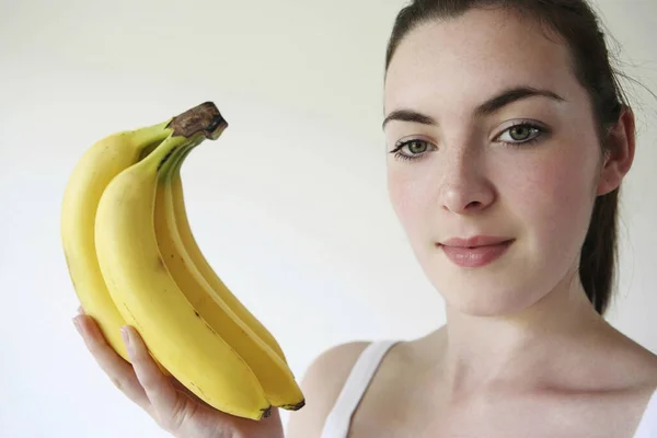 바나나 다발을 — 스톡 사진