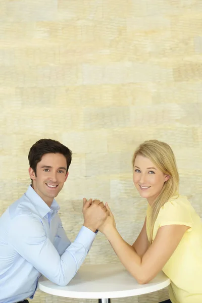 Hombre Mujer Tomados Mano — Foto de Stock