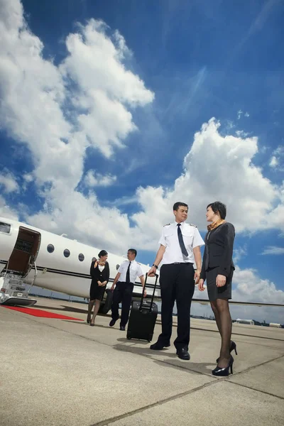 Pilots Flight Attendants Walking Away Private Jet — Stock Photo, Image