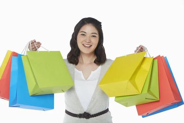 Femme Heureuse Tenant Des Sacs Papier Colorés — Photo