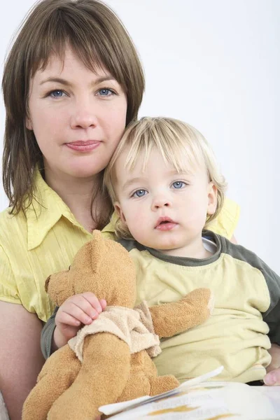 Madre Con Figlio Grembo — Foto Stock