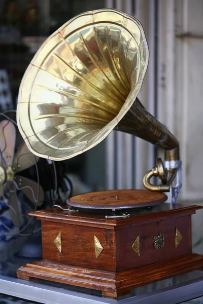 Vintage Gramophone Player Close View — Stock Photo, Image