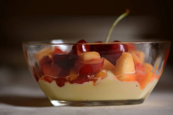 Bol Verre Avec Salade Fruits Frais Servir Lors Une Fête — Photo