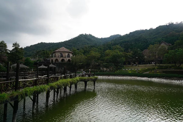 台湾台中 2018年11月3日 度假园和带有湖泊的花园 — 图库照片