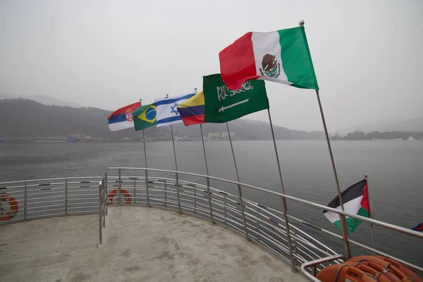 Gangwon Corea Del Sur Febrero 2019 Flying Flags Front Ferry — Foto de Stock