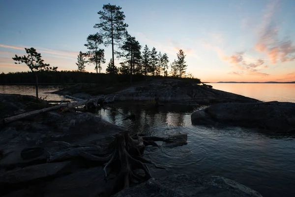 White night on arctic taiga lake — Stock Photo, Image