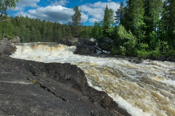 Büyük orman şelalesi İskandinavya 'yı bitirdi.