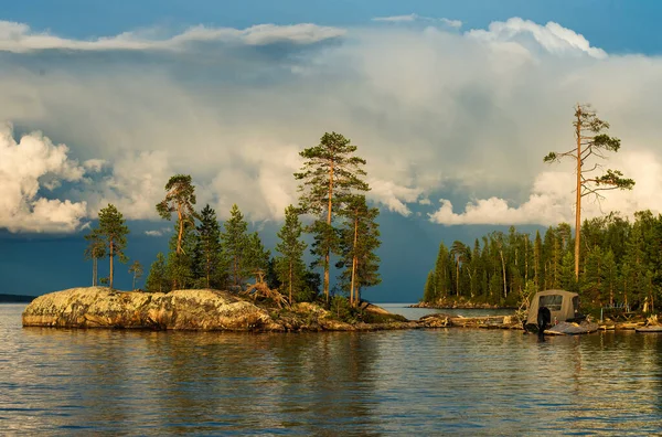 North Karelia lake at summer time. — Stock Photo, Image