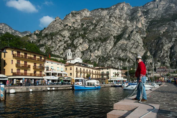 Limon Konsolosu Garda 'nın Seddi.