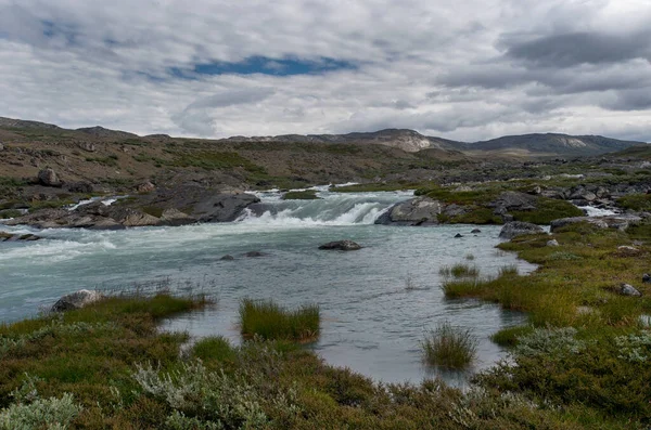 Pesca al salmone nella tundra della Groenlandia — Foto Stock