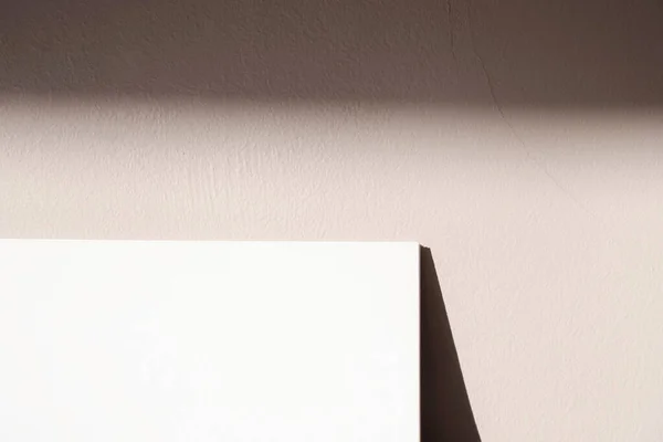 White Paper Sunlight Shadow Beige Conctre Teaxture Surafce Empty Wall — Stok Foto