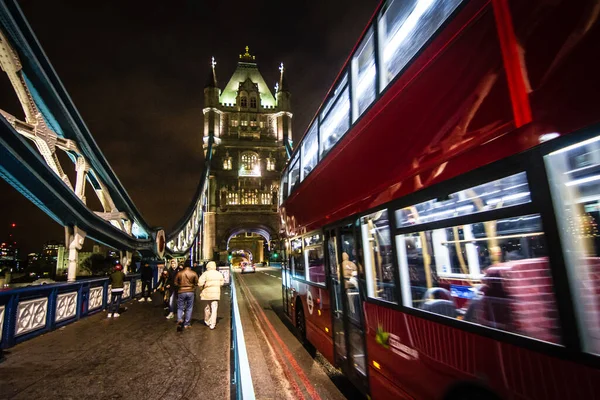 Autobús Rojo Londres Por Noche Tower Bridge — Foto de Stock