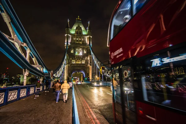 Autobús Rojo Londres Por Noche Tower Bridge — Foto de Stock