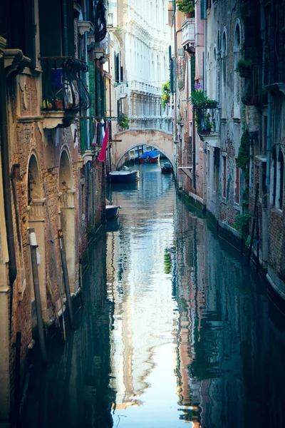 베네치아 운하와 곤돌라 — 스톡 사진