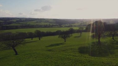 Nidderdale Kırsal Bölgesi 'nin insansız hava aracı görüntüsü Güneşli bir günde İngiltere, North Yorkshire' da.