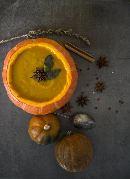 Soupe Courge Musquée Dans Bol Citrouille Photo Tête Légumes Frais — Photo