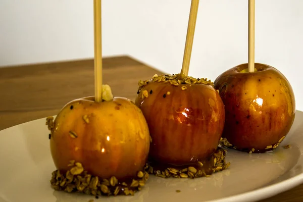 Manzanas Caramelo Palos Postre Festivo Foto Cerca Dulces Dulces Para —  Fotos de Stock