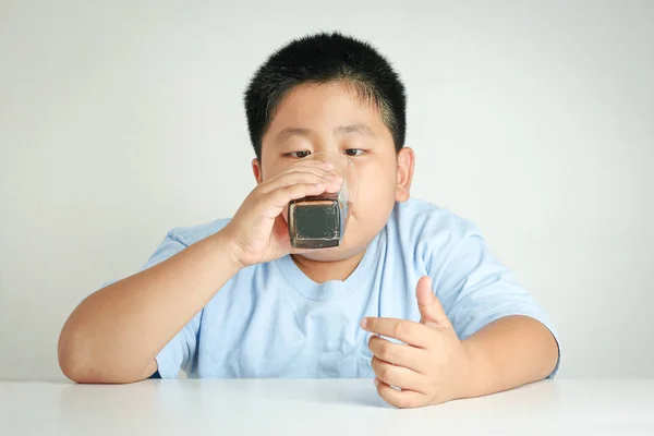 Menino Gordo Comendo Corpo Acumula Açúcar Obesidade Não Boa Para — Fotografia de Stock