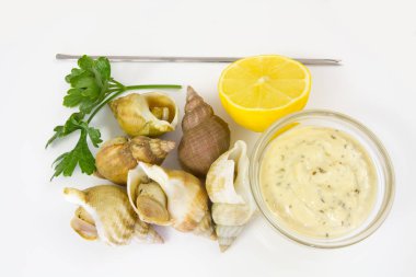 Pişmiş ve pişmiş salyangozu
