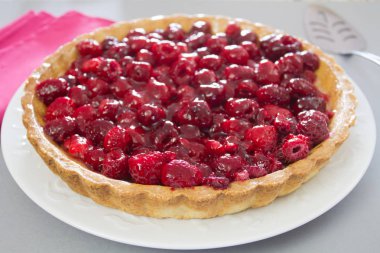 lezzetli bütün ahududulu tart