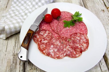 Salam (domuz eti tabak)