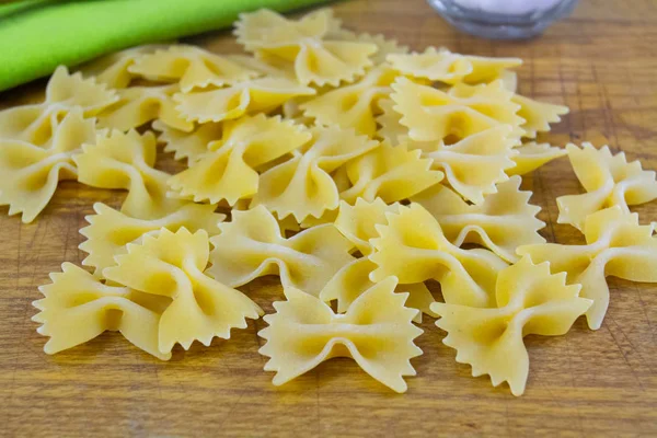 raw pasta (butterfly pasta)