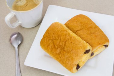 çikolatalı ekmek ve kahve