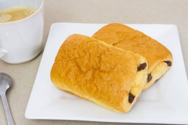 çikolatalı ekmek ve kahve