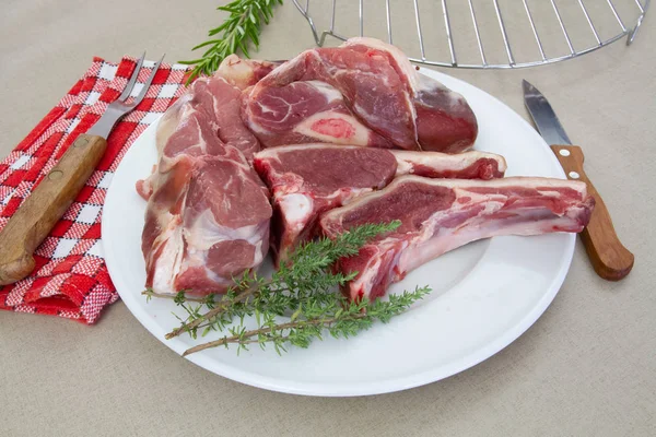 ham kuzu eti (kasap dükkanı)