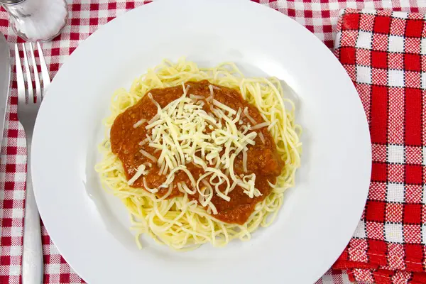 Bolognai Spagetti Egy Fából Készült Asztal Lemez — Stock Fotó