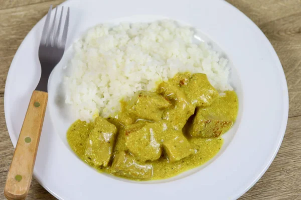 Huhn Curry Und Kokosmilch Gekocht — Stockfoto