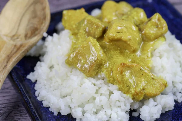 Huhn Curry Und Kokosmilch Gekocht — Stockfoto