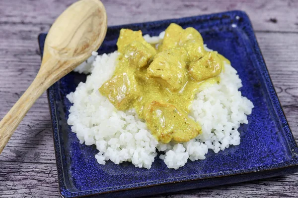 Huhn Curry Und Kokosmilch Gekocht — Stockfoto