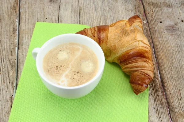 Snídaně Kávou Croissantem — Stock fotografie