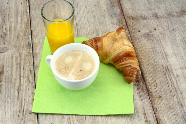 Πρωινό Καφέ Και Κρουασάν — Φωτογραφία Αρχείου