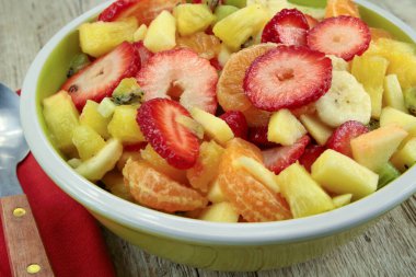 Taze meyve salatası.