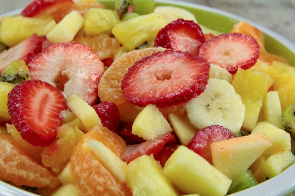 Salade Fruits Frais Dans Plat — Photo