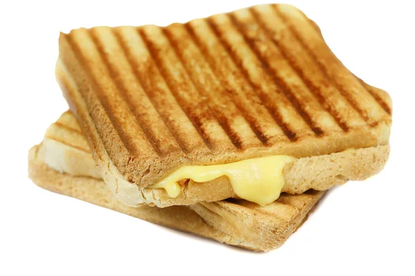 Croque-monsieur beyaz bir arka planda izole edilmiş.
