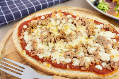 Masada ton balıklı bruschetta.