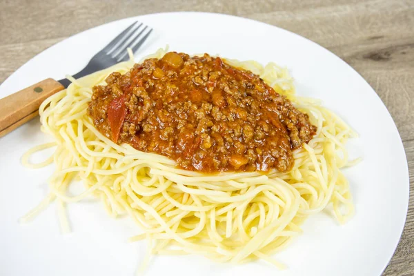 Bolognese Spaghetti Platta Ett Bord — Stockfoto