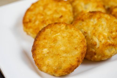 bir tabakta birkaç rosti