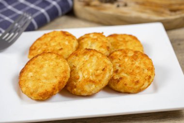 bir tabakta birkaç rosti